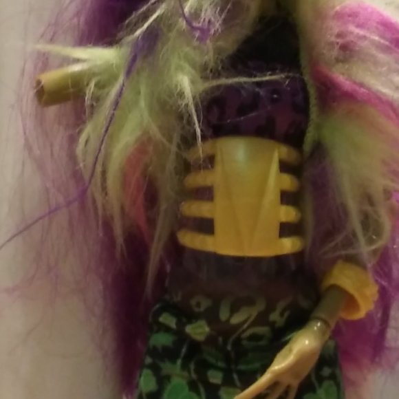Clawvenus doll from Monster High Freaky Fusion - missing left arm at elbow - Picture 2 of 5